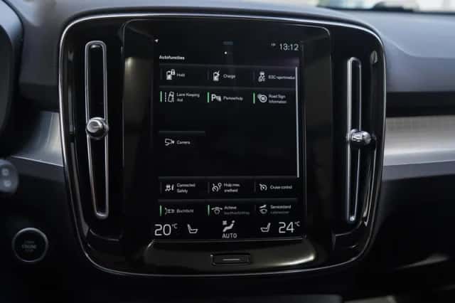 Volvo XC40 (2021) thumbnail 24