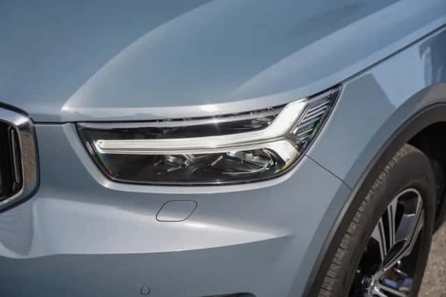 Volvo XC40 (2021) thumbnail 4