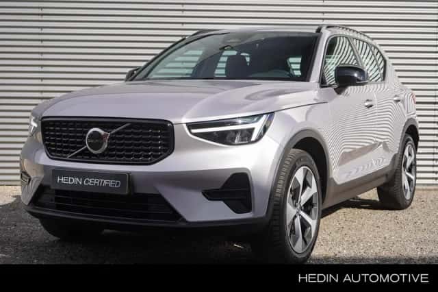 Volvo XC40 (2025) thumbnail 1