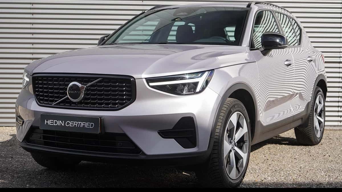 Volvo XC40 (2025) — foto 1