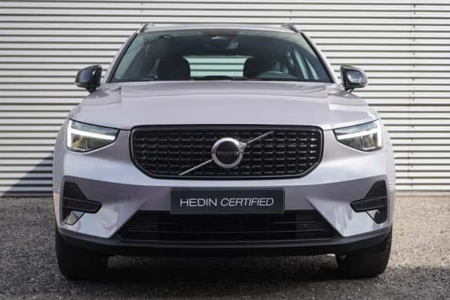 Volvo XC40 (2025) thumbnail 2