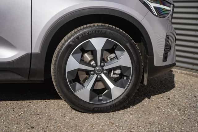 Volvo XC40 (2025) thumbnail 7