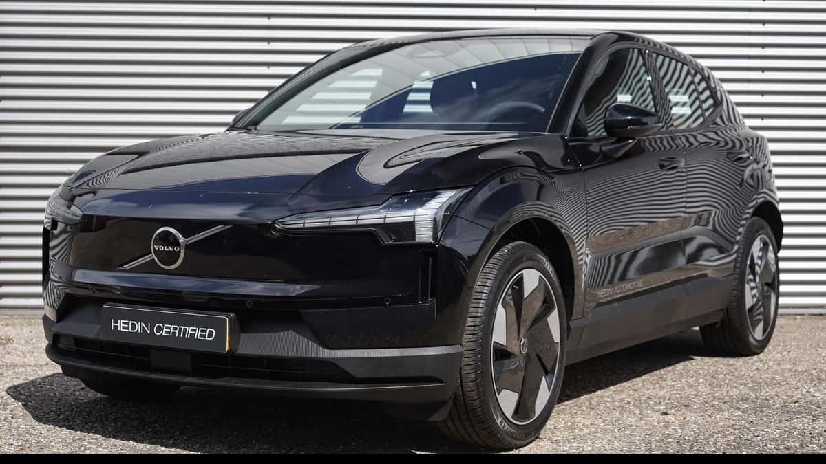 Volvo EX30 (2025) — foto 1