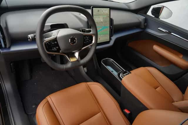 Volvo EX30 (2025) thumbnail 12