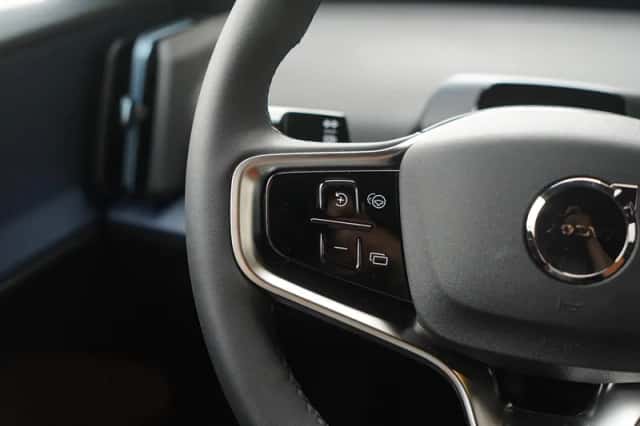 Volvo EX30 (2025) thumbnail 17