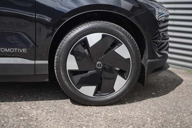Volvo EX30 (2025) thumbnail 7