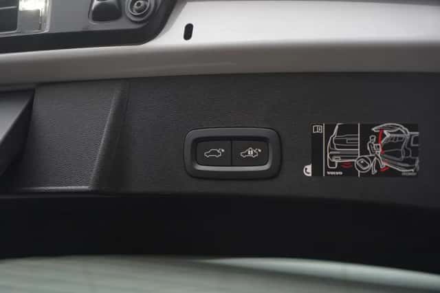Volvo XC40 (2021) thumbnail 11