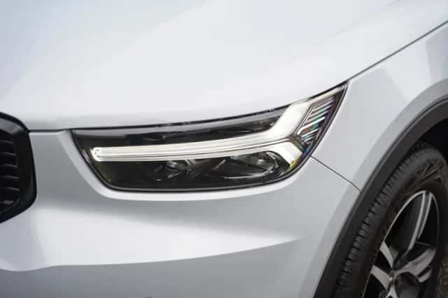 Volvo XC40 (2021) thumbnail 4