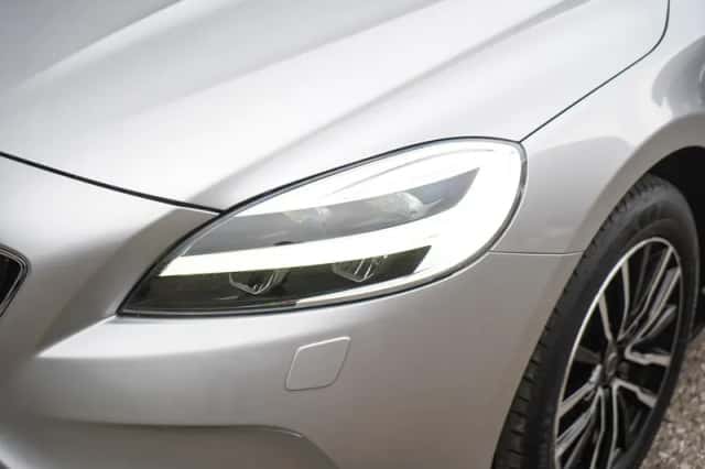 Volvo V40 (2017) thumbnail 4