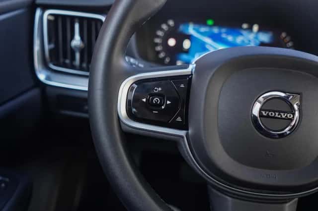 Volvo S60 (2023) thumbnail 18
