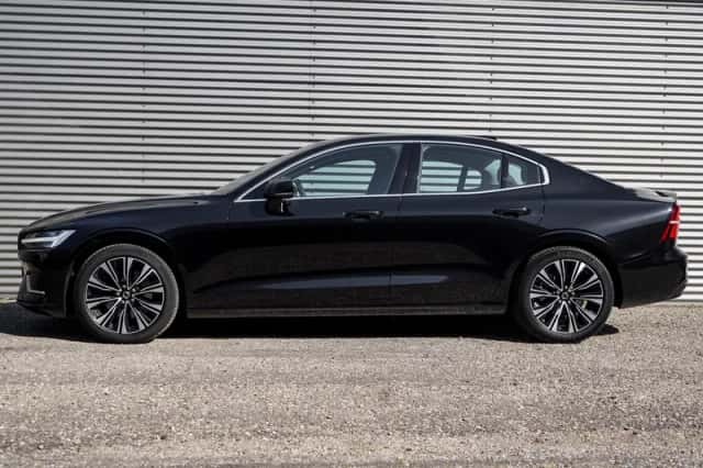 Volvo S60 (2023) thumbnail 3