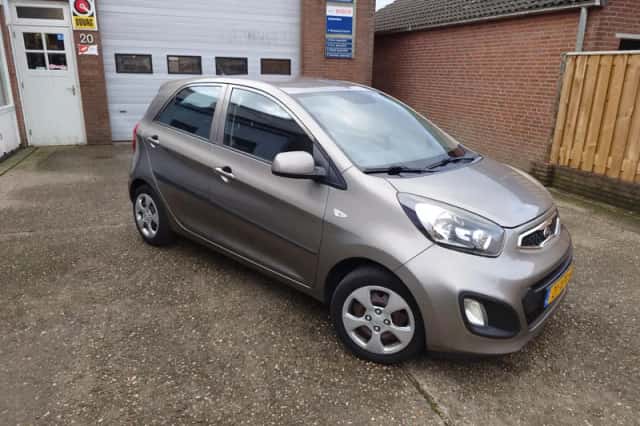 Kia Picanto (2012) thumbnail 5
