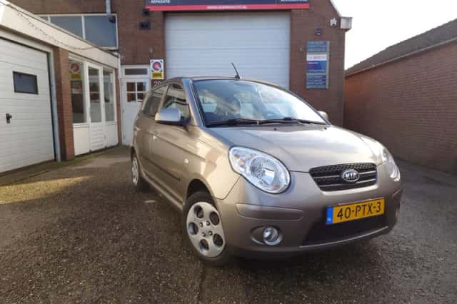 Kia Picanto (2011) thumbnail 1