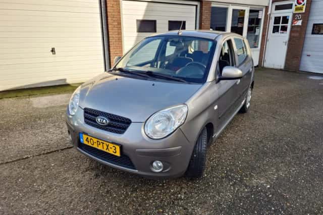 Kia Picanto (2011) thumbnail 2