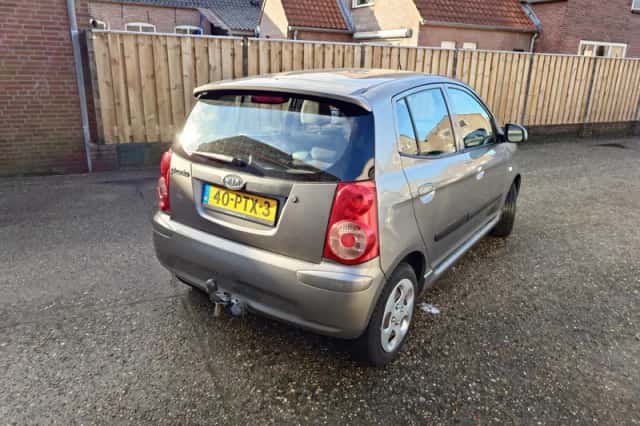 Kia Picanto (2011) thumbnail 4