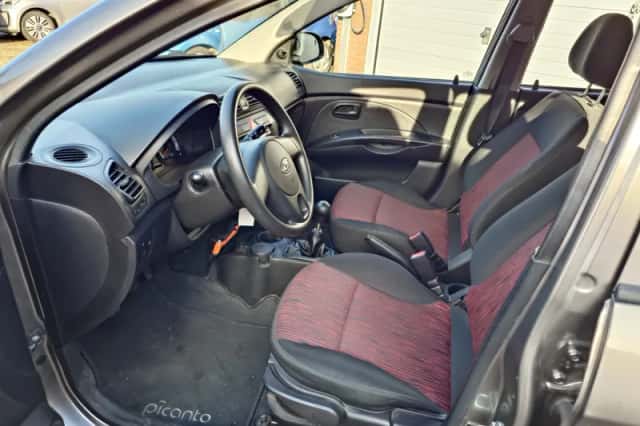 Kia Picanto (2011) thumbnail 6