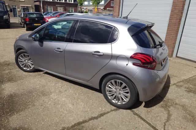 Peugeot 208 (2019) thumbnail 3