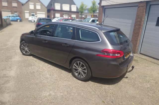 Peugeot 308 (2017) thumbnail 3