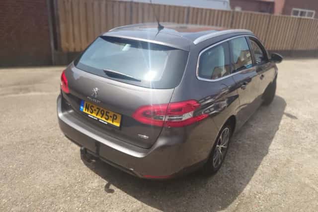 Peugeot 308 (2017) thumbnail 4