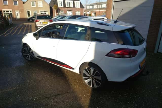 Renault Clio (2015) thumbnail 3