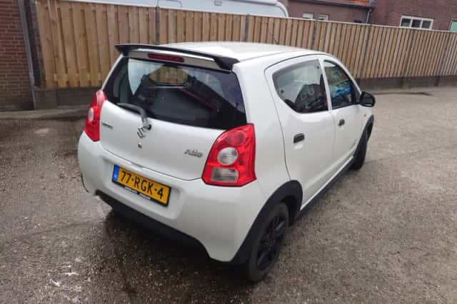 Suzuki Alto (2011) thumbnail 4