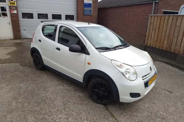 Suzuki Alto (2011) thumbnail 5