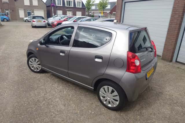 Suzuki Alto (2013) thumbnail 3