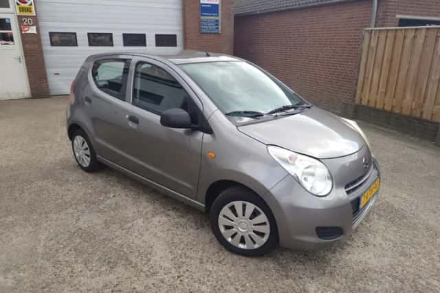 Suzuki Alto (2013) thumbnail 5