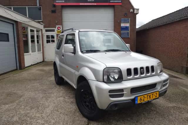 Suzuki Jimny (2012) thumbnail 1