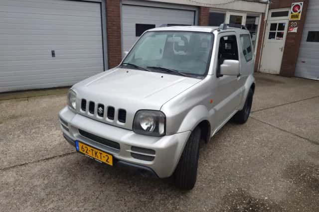 Suzuki Jimny (2012) thumbnail 2