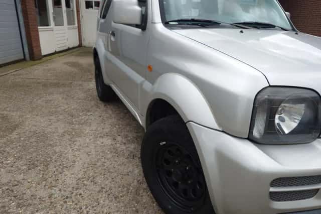 Suzuki Jimny (2012) thumbnail 6