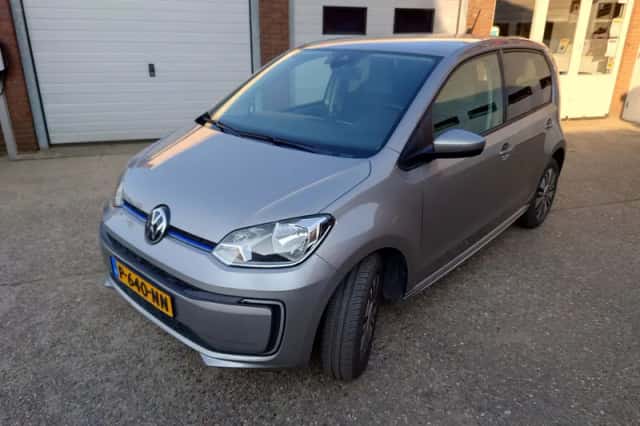 Volkswagen E-Up! (2020) thumbnail 2