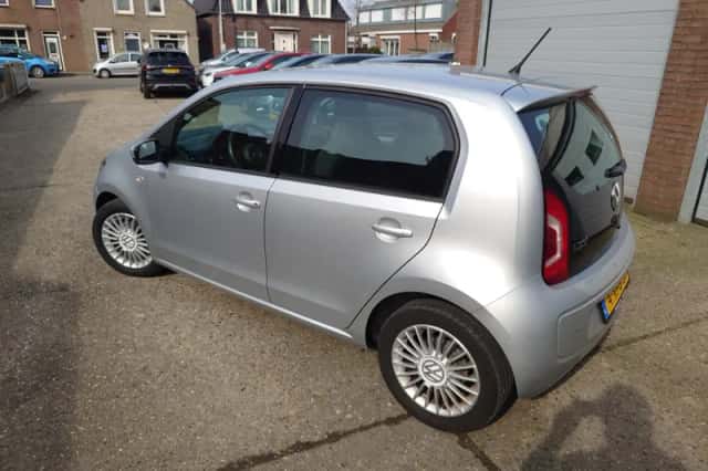 Volkswagen Up! (2014) thumbnail 3