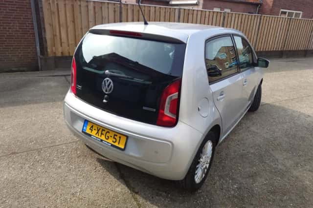 Volkswagen Up! (2014) thumbnail 4