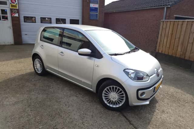 Volkswagen Up! (2014) thumbnail 5