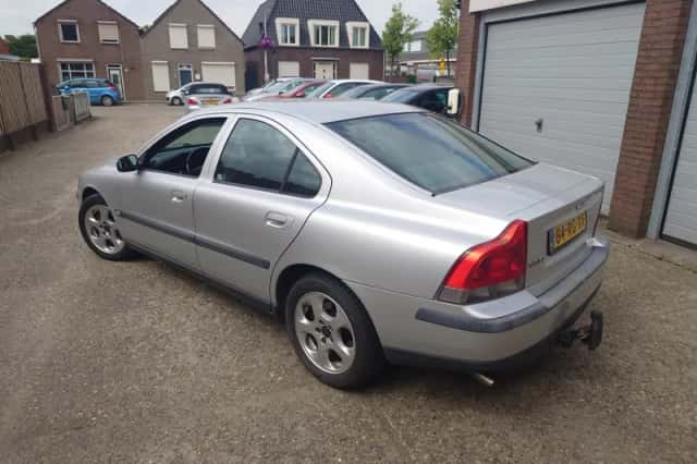 Volvo S60 (2005) thumbnail 3