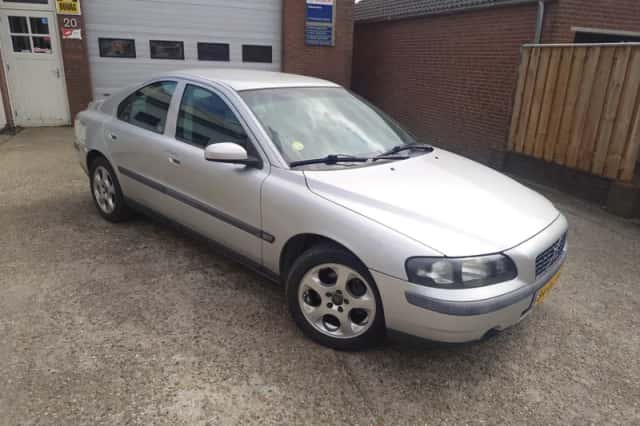 Volvo S60 (2005) thumbnail 5