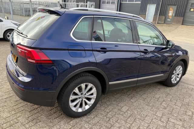 Volkswagen Tiguan (2019) thumbnail 4
