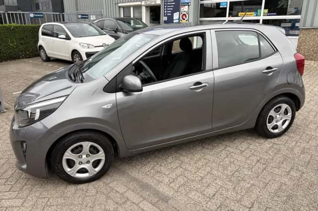 Kia Picanto (2021) thumbnail 5