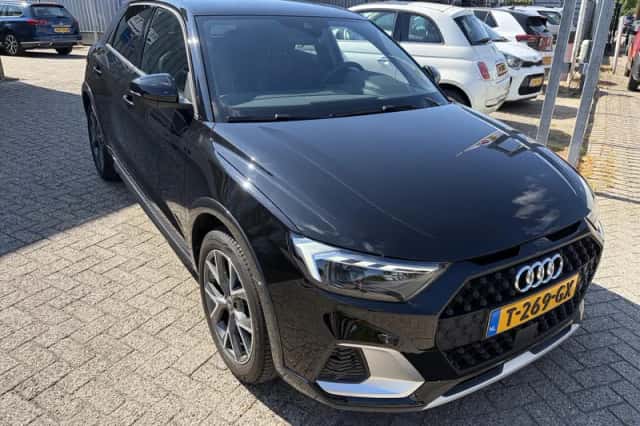 Audi A1 (2022) thumbnail 2