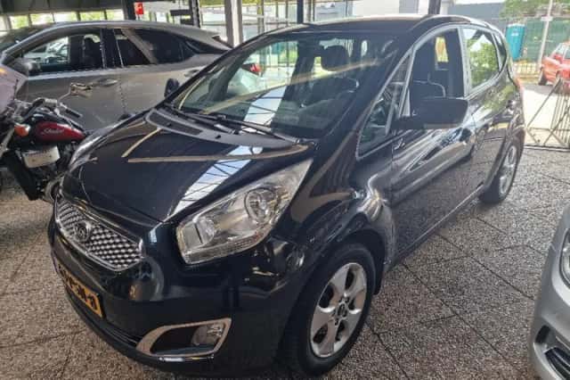 Kia Venga (2011) thumbnail 2