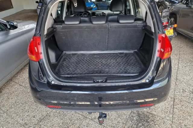 Kia Venga (2011) thumbnail 6