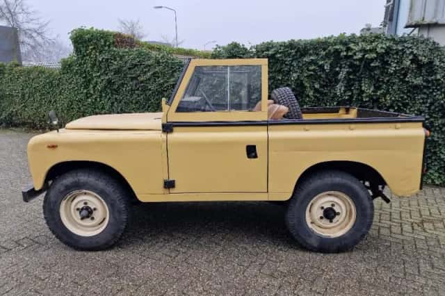 Land Rover 88 (1984) thumbnail 3