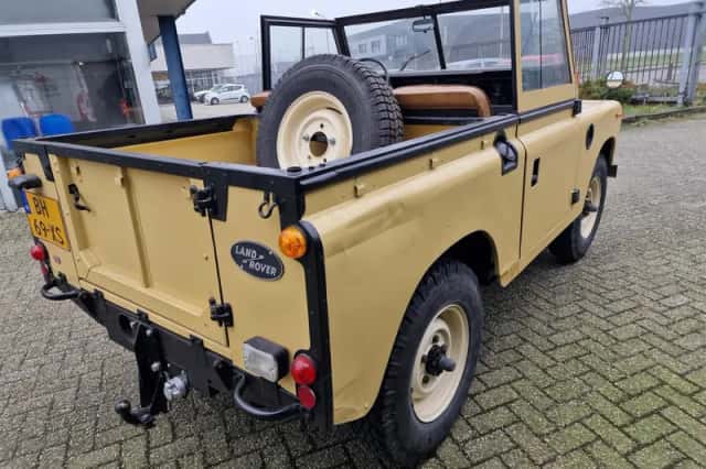 Land Rover 88 (1984) thumbnail 6