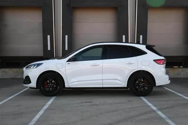 Ford Kuga (2023) thumbnail 3