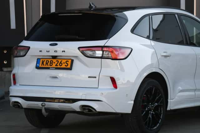Ford Kuga (2023) thumbnail 6