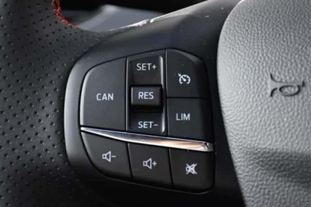 Ford Focus (2023) thumbnail 27