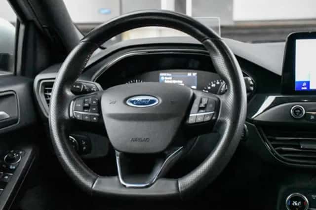 Ford Focus (2021) thumbnail 16