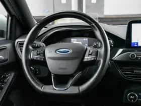 Ford Focus (2021) thumbnail 16