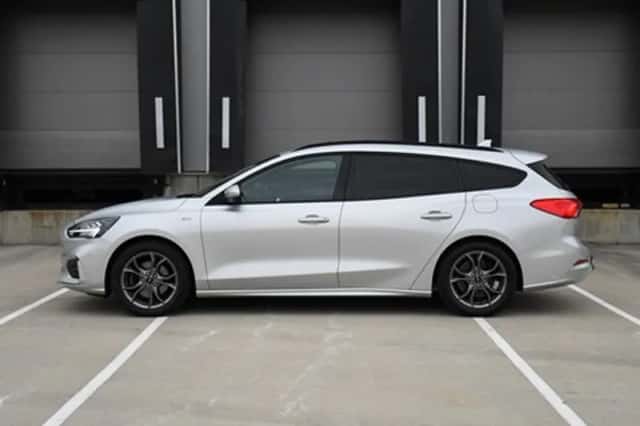 Ford Focus (2021) thumbnail 3